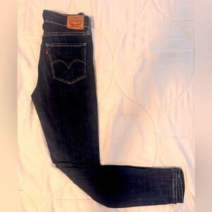 Levi’s 721 high rise skinny jeans. Dark blue wash. Size 28